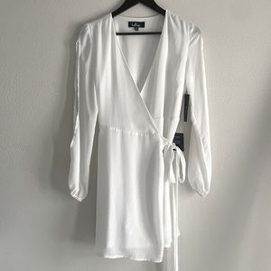 LULUs short White Satin Wrap v-neck plunge lantern sleeve side wrap dress size M